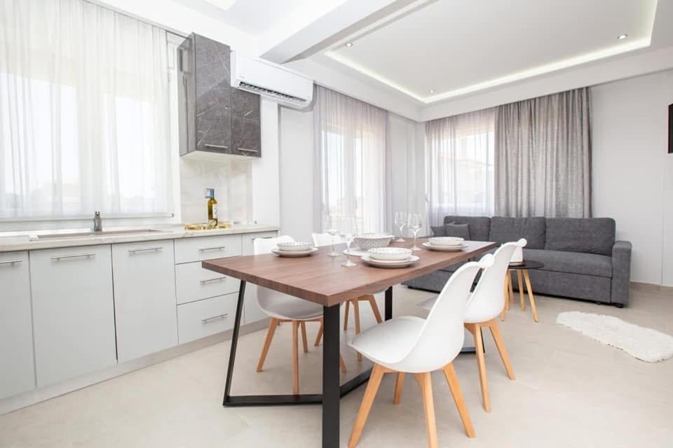 Marane Luxury Suites Nea Moudania Exterior photo